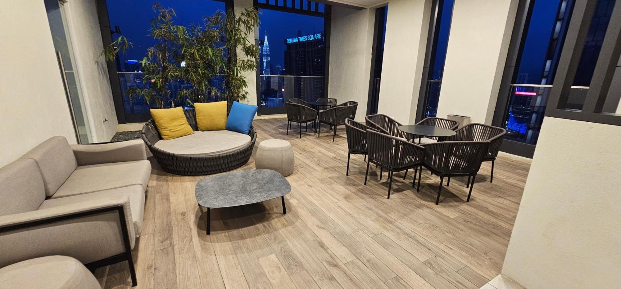 Lucentia Suites At Куала-Лумпур Экстерьер фото