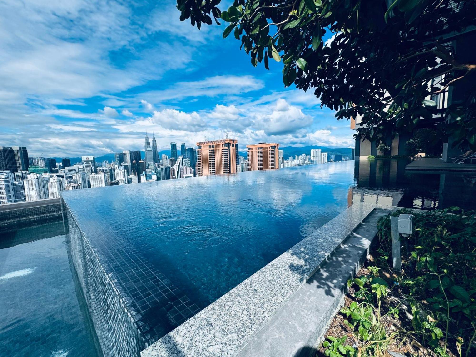 Lucentia Suites At Куала-Лумпур Экстерьер фото